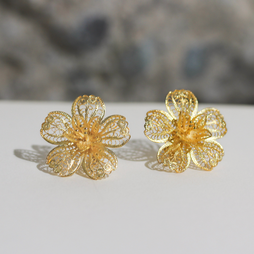 Carnation Filigree Stud Earrings