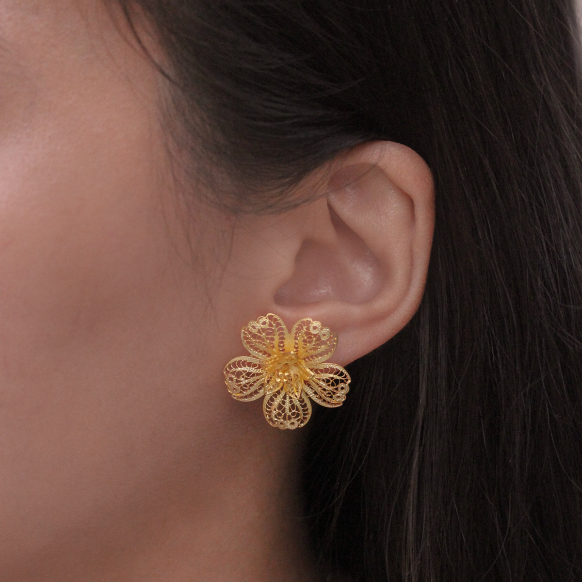 Carnation Filigree Stud Earrings