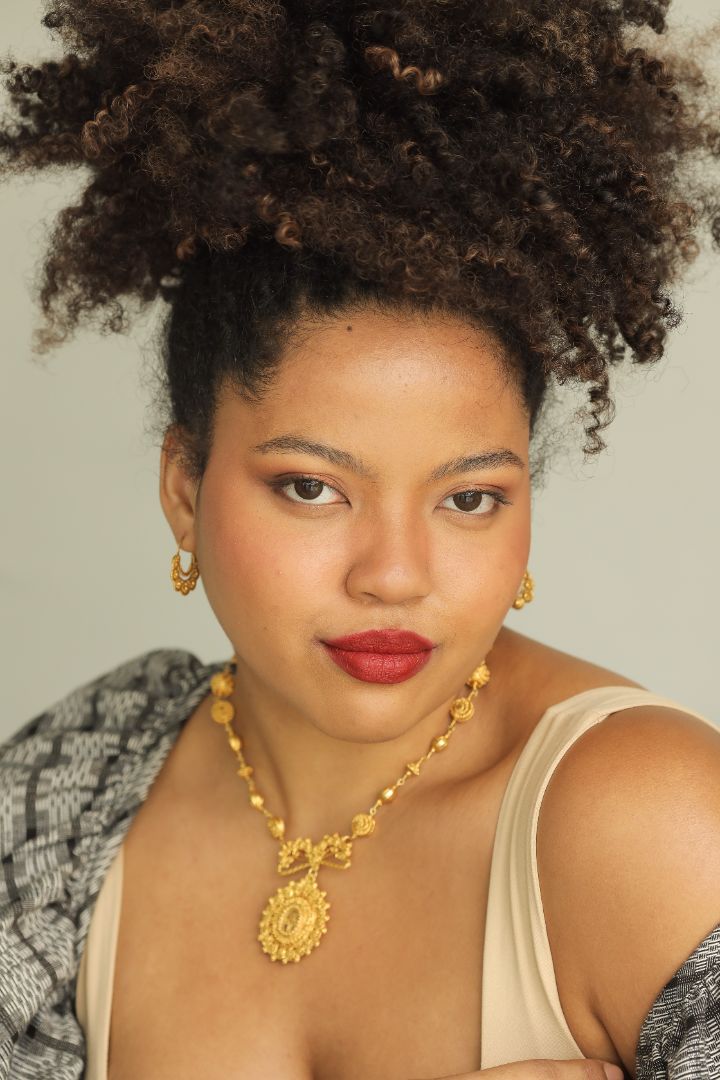 De Perlas Gold Hoop Earrings