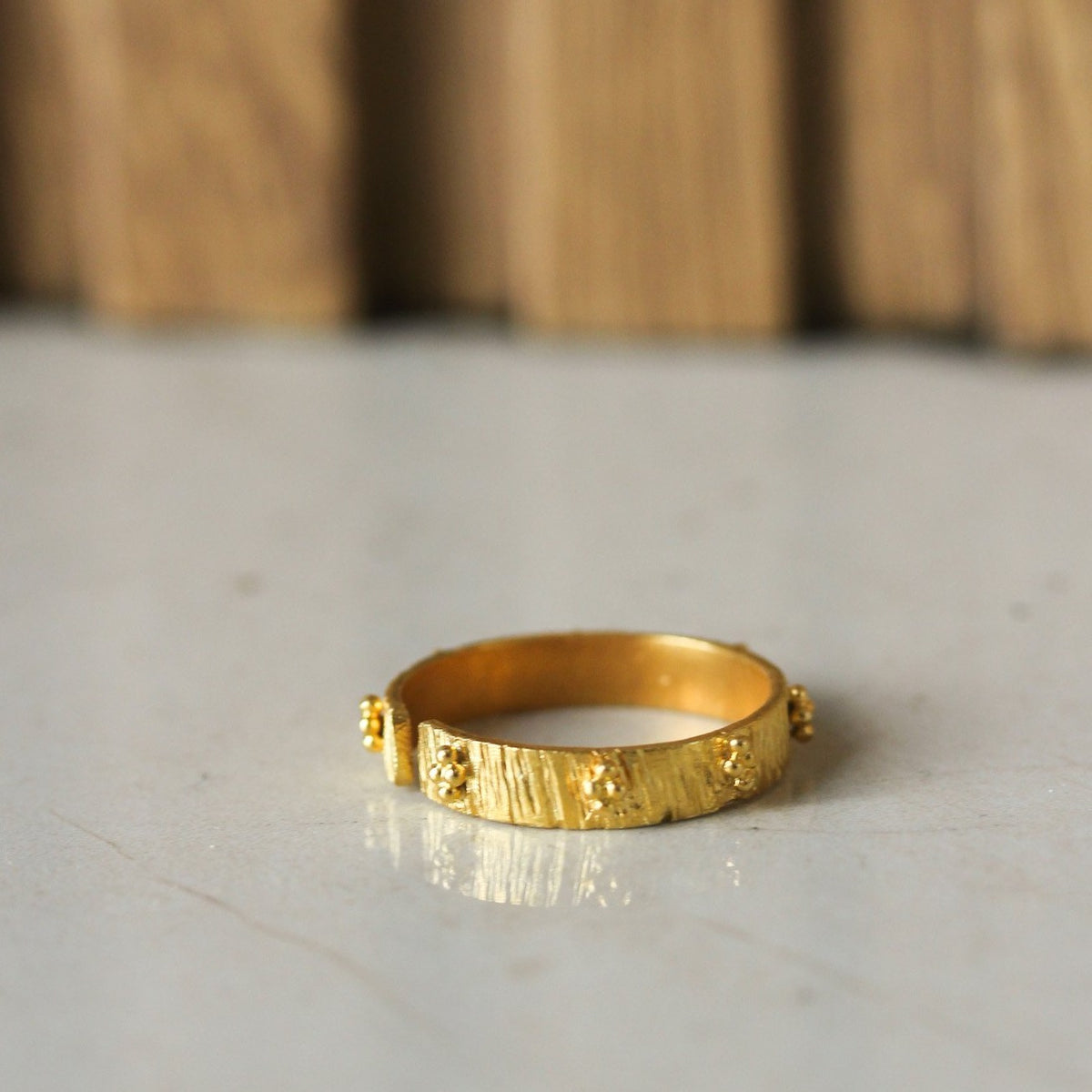 Patak Granulated Ring Band