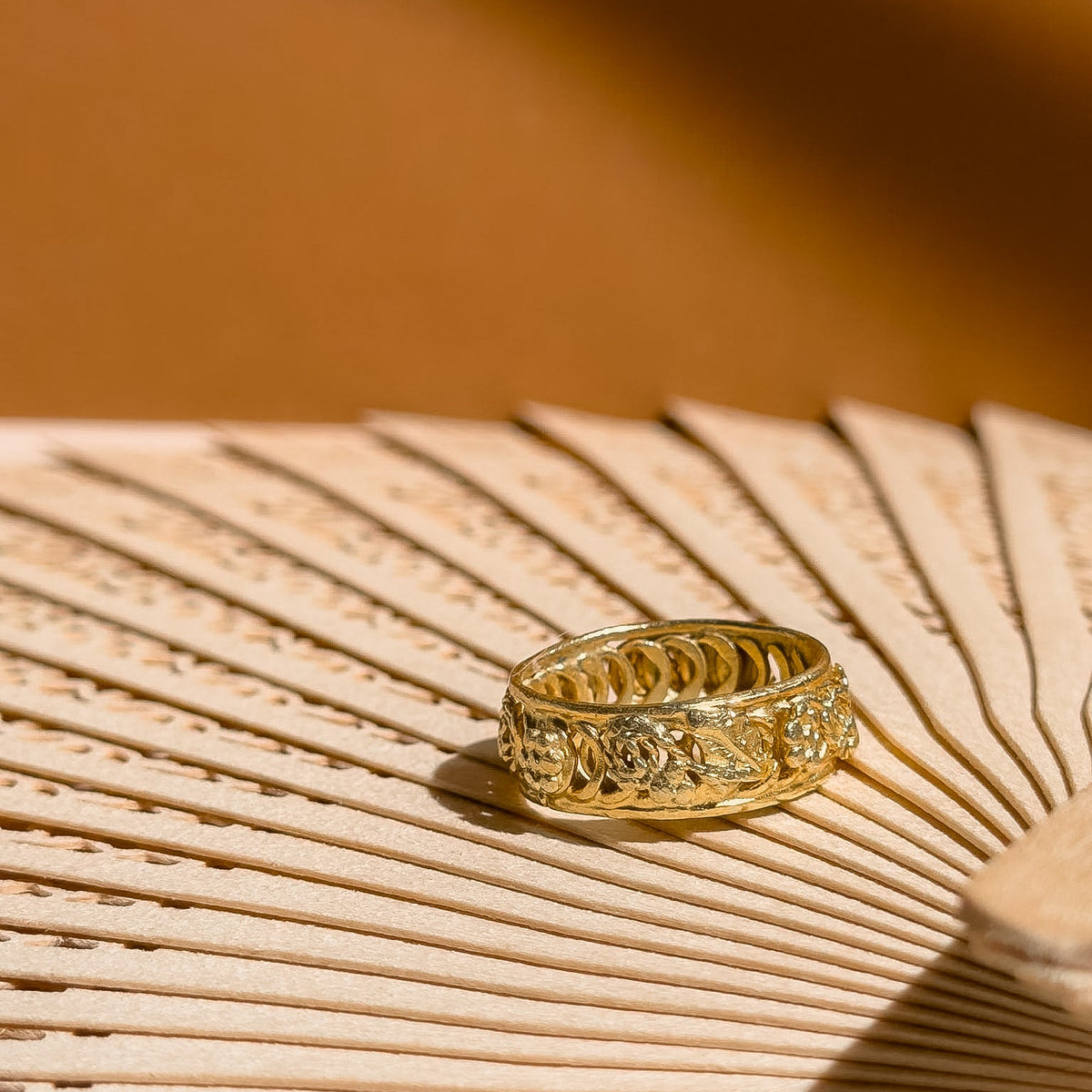 Ubas Gold Filigree Ring Band