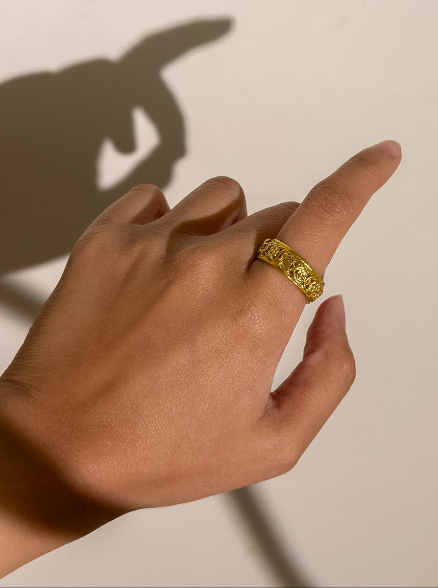 Ubas Gold Filigree Ring Band